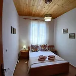 Lägenhet Anna's In Tsintzina