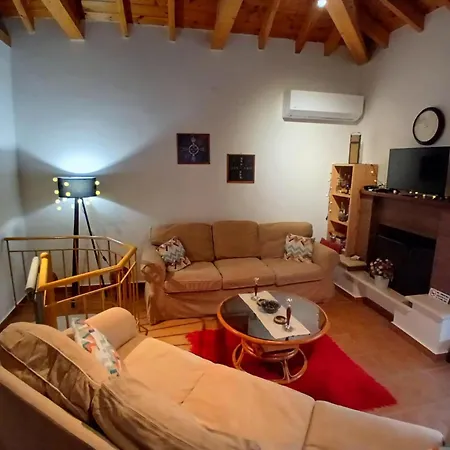 Anna's In Tsintzina Apartamento *