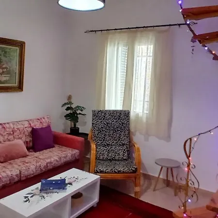 Anna's In Tsintzina * Polídhroson