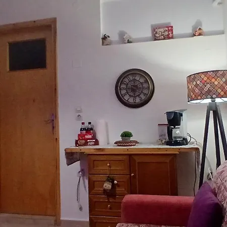 Anna's In Tsintzina 公寓 *