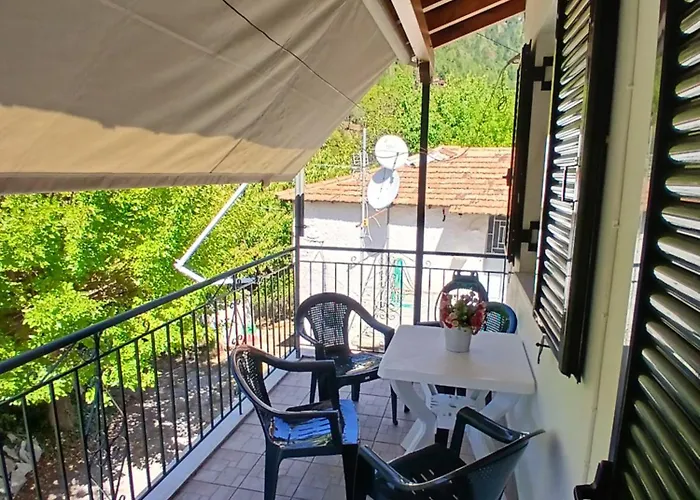 Anna's In Tsintzina * Polídhroson