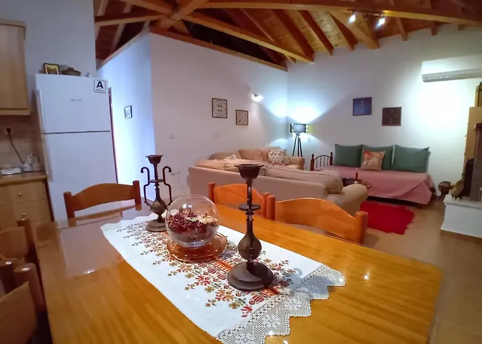 Anna's In Tsintzina Apartamento