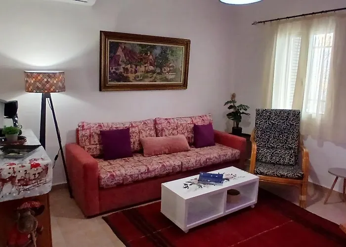 Anna's In Tsintzina Apartamento *