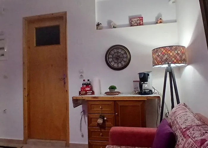 Anna's In Tsintzina Apartamento *