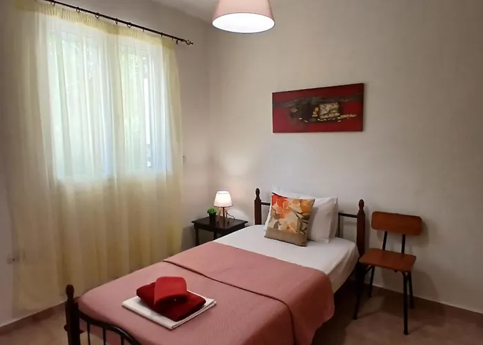 Anna's In Tsintzina Apartamento