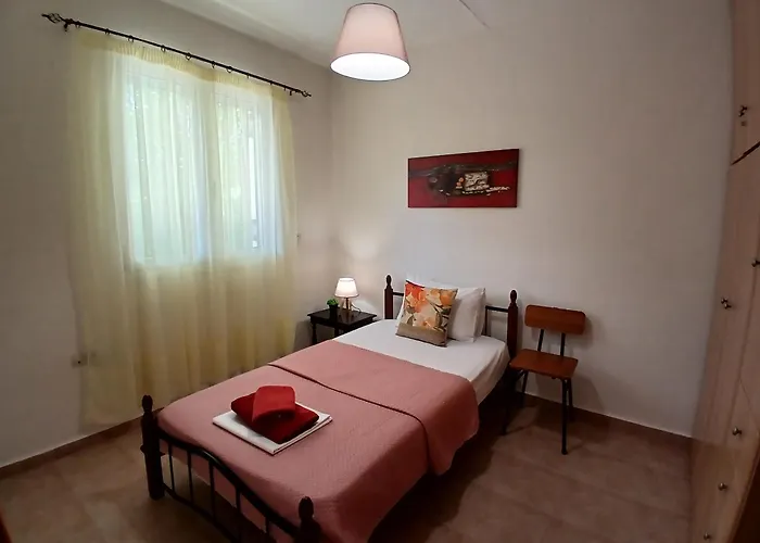 Anna's In Tsintzina Apartamento